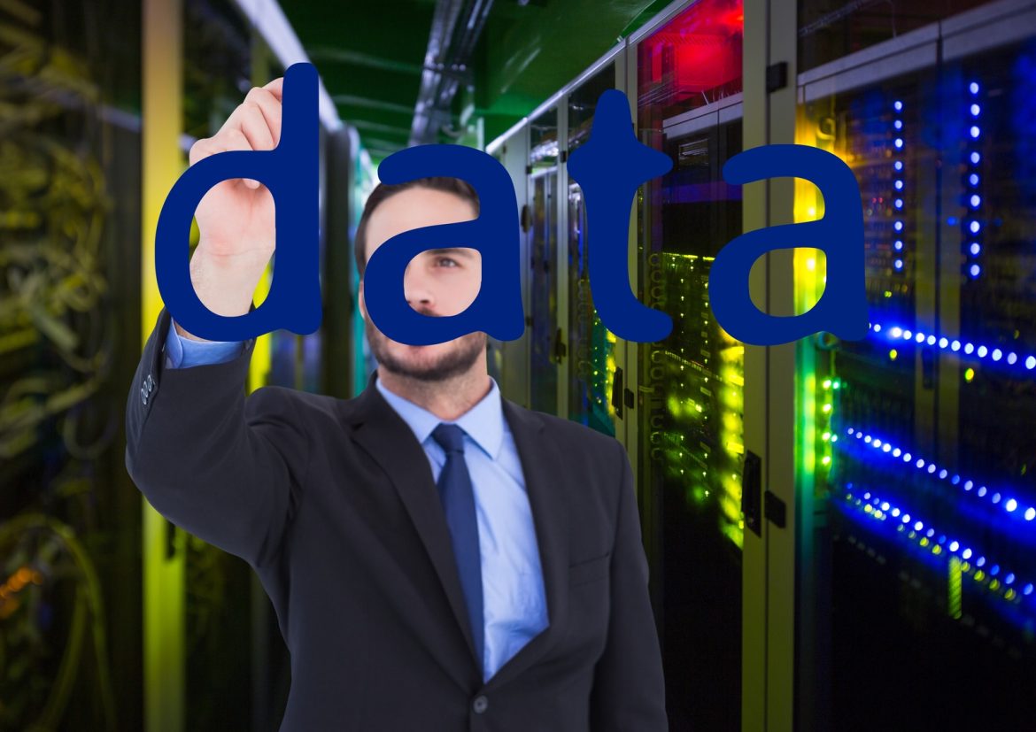 29522130_data-worker-writing-data-on-the-screen Data worker writing data